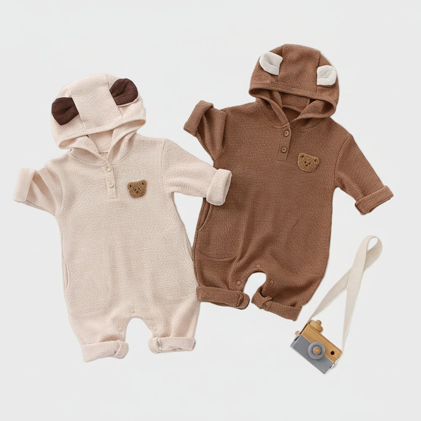 Baby beer jumpsuit met capuchon