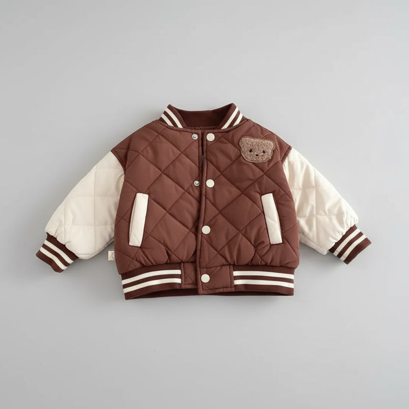 Baseball jacket baby bruin wit gestreepte mouwen drukknoopsluiting vooraanzicht