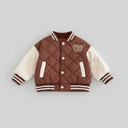 Gewatteerd baseball jasje bruin teddy beer patch plat uitgelegd vooraanzicht